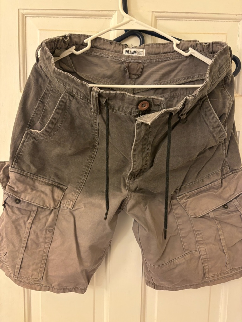 William Rast Men's Cargo Shorts in Faded Brown Size 32 Large
